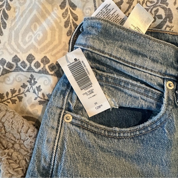Levi’s 70s high flare jeans from aritzia, brand new with tags on - Picture 2 of 5